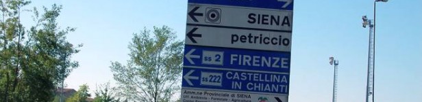 San Galgano Do San Galgano pojechaliśmy akurat w niedzielę, aby wziąć udział we włoskiej mszy. Kościółek znajdował się na górze, nie był bardzo duży, ale miał ciekawą budowę. Kiedy weszliśmy...