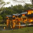 Japonia kojarzy nam się z jednej strony z orientalną tradycją i kwitnącymi wiśniami, a z drugiej z dynamicznie pulsującym Tokio oraz nowinkami technologicznymi. Są miejsca które łączą w sobie te...